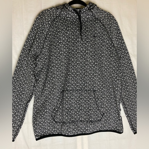 Nike Jackets & Blazers - Nike Black and White women thermal training hoodie
